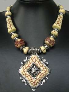 INDIA STYLE SILVER PALTED CRYSTAL RESIN STONE NECKLACE  