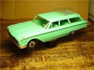 Vintage 1960 FORD Country Sedan Wagon By Hubley. Promo w/ roof 