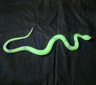 Glow in the Dark of 3D snake Brand New  