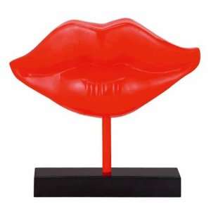  Kiss Sculpture