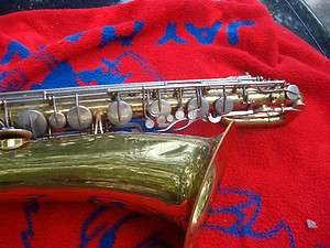 Selmer baritone sax Signet low A new case completly reconditioned 1 
