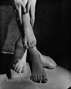   Woman Legs Foot Nails Salon Sculpture Photo Art Decor, HORST  