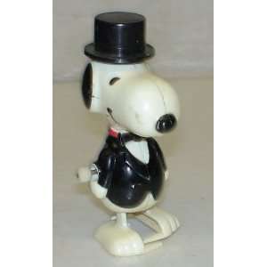  Vintage Peanuts Snoopy Wind up (Does Not Work Well 