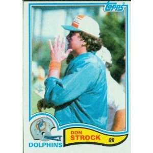  1982 Topps #136 Don Strock   Miami Dolphins (Football 