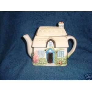  Ceramic House Teapot 