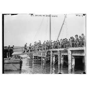  US Sailors on shore leave