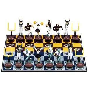  Cowboys/Redskins Plastic Chess Set   Chess Chess Sets 