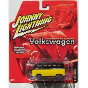  Johnny Lightning Volkswagen II Release 5 1960 Samba Bus 