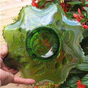NORTHWOOD GREEN CARNIVAL GLASS STRAWBERRY EIGHT RUFFLED BOWL  