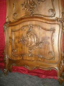 BEAUTIFUL HAND CARVED ITALIAN VICTORIAN DESIGNER CARVED BEDS 11IT091D 