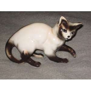   Siamese Cat 7 x 4 Inch Figurine   Made In Japan
