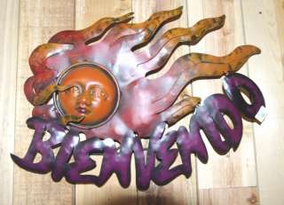 This striking piece contains the words Bienvenido (Welcome in 
