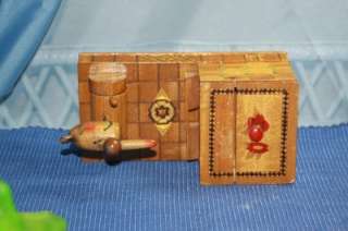 Vintage Wooden Inlay Bird Dispenser Folk Art Cigarette Box  