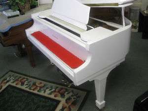   Grand 5 White, MINT condit, CD&F disc; PianoDisc Player w/ bench