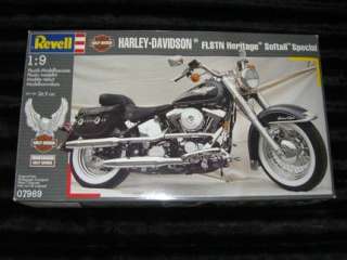 Harley Davidson FLSTN Heritage Softail   Revell 19   NEU&OVP in 