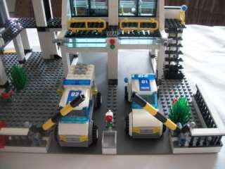 Lego City Lot 7744 Police Headquarters, 7741 Police Helicopter, 7236 