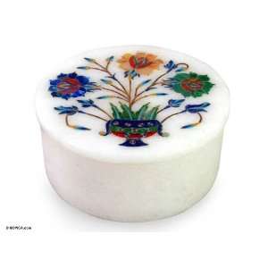  Marble inlay jewelry box, Mughal Bouquet