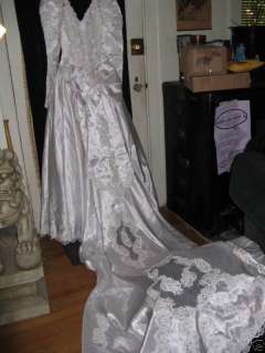   Princess Diana Wedding Dress Gown 5 foot long train Silverleaf Small