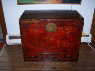ANTIQUE CHINESE WOODEN TRUNK  