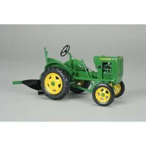  1/16th John Deere L with Plow Toys & Games