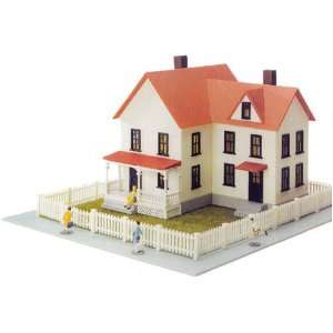  Model Power HO Scale Building Kit   Sullivan House Toys & Games