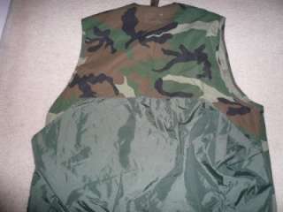 Mens Duck Bay Camoflage Hunting Vest L with gamebag in rear  