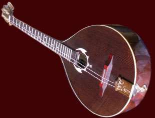 The Red Irish Bouzouki has an plain headpiece with single mechanics 