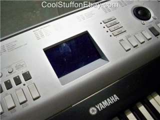 YAMAHA DGX 520 ELECTRONIC KEYBOARD   88 KEY   PORTABLE GRAND PIANO 