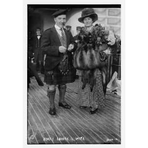  Photo Harry Lauder and wife He is in kilts 1900