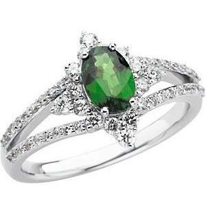 Fetching Emerald Green Tsavorite Garnet & Diamond Ring   Pave Diamond 