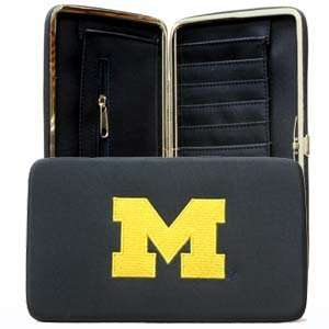  Michigan Wolverines Embroidered Flat Hinged Hinge Clutch 