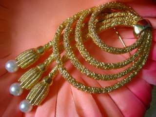   ~ GOLDTONE TWISTED ROPE WITH FAUX PEARL DANGLES PIN BROOCH  